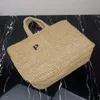 Fashion Prad Triangle Shoulder Beach Bags Women Crossbody Travel Tote Clutch Bag Luxury Designer Män Bagage Handväskor Strawhueven Raffia Pochette Top Handle Bag