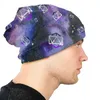 Berets Berets Ace Würfel im Weltraum Kausalkappen Eimer Hut Nebula Galaxy Queer DND ANDRPG POLYEDRAL D20 ASEXUALE