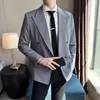 Мужские костюмы Британская осень Bold Bright Color Double Breads Business Comse Slim Casual Wedding Dress Fashion Sense Blazer