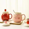 Mokken Japanse Stijl Keramische Leuke Aardbei Koffie Mok Met Deksels En Lepel Creatieve Porselein Ontbijt Melk Havermout Cup Drinkware