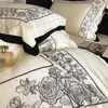 Sängkläder sätter naturlig lyocellfiber mjuk silkeslen sommarkylande blommor broderi täcke täcke set platt/monterade lakan kuddar