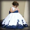 Flower Girl Dresses With Red and White Bow Knot Rose Taffeta Ball Gown Jewel Halsring Little Girl Party Pageant Gowns Fall New275a