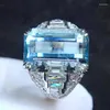 Cluster Rings NY Sea Blue Treasure Ring com incrustação de cristal na abertura, limpo, brilhante, simples e versátil, exclusivo