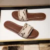 Дизайнер Сандалии Flat Luxury Slippers Женская вышивка сандалия модная шлифовальная буква