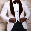 Jacquard Groom Tuxedos White Red Black Mens Wedding Tuxedos Velvet Lapel Side Vent Man Jacket Blazer 3 Piece Surejacket Pants VE267Y