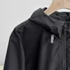 Spring and summer men's hooded casual loose jacket jacket, nylon fabric soft and comfortable, loose version of leisure fashion.