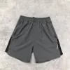 Pantaloncini sportivi da spiaggia larghi sottili in seta di ghiaccio ad asciugatura rapida Pantaloncini da uomo casual all'aperto