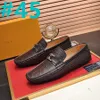 68 MODELES MEN DES CHAPOS DE VRAPE CLASSIQUE CLASSION COURTURE CEINTURE BOUCLE PLAQUE Sandales décontractées Lady Metal CowHide Lettre de bateau plat Chaussures Brown Wowwork Femmes chaussures grandes taille 38-46