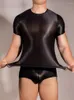 Camisetas Masculinas Sexy Men Oil Glossy Shiny Tight Tight Outfits Yoga Outfits Sheer See Through Top SatinTight High Elastic Fitness Tops Respirável