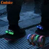 Accessori per pattini Scarpe da corsa e da ciclismo notturne luce LED lampeggiante clip per scarpe schermo magico che cambia colore creativo ricarica USB 230720