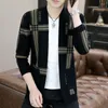 Pulls pour hommes automne hiver mode col en V à manches longues tricots décontractés Cardigans mâle coréen Vintage rayé à la mode pull manteaux C20