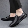 Sukienka buty włoskie buty męskie Wysokiej jakości swobodny luksusowy marka skórzane mokasyny męskie mokasyny oddychające na męskie buty łodzi buty plus rozmiar 45 L230720