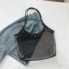 Kopplingspåsar Fishnet Mesh Hollow Beach Bag Bekväm utfällbar stor kapacitet transparent lättvikt