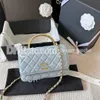 Bolsas femininas crossbody bolsas de ombro de balde designer de luxo mini portátil cosmética bolsa de batom pele de carneiro preta moda feminina bolsas pequenas corrente de bola dourada