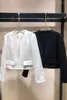 Jaquetas femininas blazer branco para mulheres na primavera e no outono de 2023 com um design de nicho de sentido simples curto casaco solto