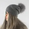 Vrouwen winter wol gebreide hoeden pompom beanie natuurlijke vossenbont pompons hoed effen kleur causale hoed cap D18110102226L