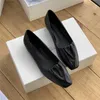 TOTEME Designer Buty Oryginalne Buty Black Buty czyste jagnięta damskie usta spitarzone plisowane pojedyncze buty owczesko -płaskie balet baletowe 2jhf