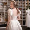 Ny Boho Wedding Dress 2023 Beaded Square Neck Kort ärm Elegant brudklänning Backless Custom Made Bride Dresses Beach Vestidos de Novia Pearls Satin Wed Dress