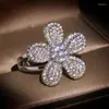 Anelli a grappolo Pietra di zircone di alta qualità Colore argento Fiore carino Regolabile per gioielli di moda da donna Regalo di compleanno Anello per feste di nozze