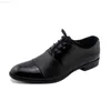 ドレスシューズ2019 New Autumn Fashion Men Office Shoes Patent Leather Men Dress Shoes White Black Male Soft Leather Wedding Party Oxford Shoes L230720