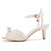 Crystal Queen Women Beige Stiletto 오픈 발가락 6cm 하이힐 연회 드레스 샌들 흰색 진주 레이디 럭셔리 웨딩 신발