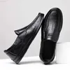 Zapatos de vestir Mocasines de cuero hechos a mano para hombre Verano ahueca hacia fuera Zapatos de hombre transpirables Diseñador de lujo informal Resbalón en los zapatos de conducción para hombre Zapatillas de deporte L230720