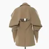 Kvinnors kostymer chic utanför axelkedjan design oregelbunden kostym jacka för kvinnor sommar khaki blazer lösa ihåliga ut sexiga outfitkläder