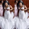 Abito da sposa in pizzo bianco a sirena taglie forti con applicazioni floreali senza spalline senza maniche 2020 nuovi abiti da sposa africani Robe De Mari2685