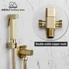 Spruzzatore per bidet tenuto in mano Kit per doccia in ottone Spruzzatore Shattaf quadrato Set di valvole in rame dorato spazzolato quadrato Rubinetto per soffione doccia AP2112 Y20220q