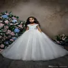 Pentelei 2019 Sparkly Flower Girl Dresses For Weddings Bow Pärled Spets Appliced ​​Little Kids Baby Gowns Cheap Sweep Train Communio32L