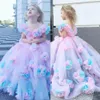 2021 Söt bollklänning Flower Girl Dresses Ruffles kombinerade färgglada hand Made Floral Baby Pageant -klänningar Anpassa första nattvarden PA2978