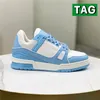 Outdoor Designer schoenen Logo Embossed Trainer Sneaker triple wit zwart geel rood denim hemelsblauw roze luxe casual sneakers platform heren dames trainers