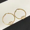 NOWA moda Pearl Gold Hoop Aretes for Women Party Wedding Miłośnicy prezentowe Zaangażowanie biżuterii z pudełkiem NRJ240U