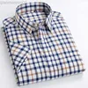 Camisas masculinas casuais 100% algodão camisa xadrez listrada de manga curta com patch único bolso de botão para férias jovem casual xadrez xadrez fino L230721