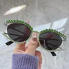 Lunettes de soleil 2023 Personnalité Cat Eye Europe Et États-Unis Mode Luxe Diamant Métal Éblouissant Ins Femme