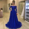 Royal Blue Lace Prom klär en linje långärmad aftonklänningar 2020 Sexig illusion juvelhalsfest formell kvinnoklänning267p