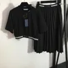 vestido de grife para mulheres menina conjunto de saia simples Nova chegada terno de verão Cintura T-shirt e saia plissada Tamanho S-L Frete grátis Mar29