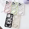 Designer Fashion Phone Cases pour iphone 14pro 14plus 14promax 13promax 13pro 12 12promax 11 Hollow Out Dissipate heat Letters Luxury Cellphone Cover avec chaîne 882