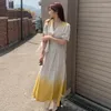 Robes de soirée coréenne Chic robe d'été Style de niche col en v dégradé Halo teinture conception avec taille à manches courtes pour les femmes longues