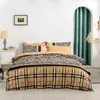 Set di biancheria da letto Luxury Leopard Plaid Stampato Biancheria da letto per la casa Copripiumino Lino Federa Lenzuolo King Full Bed 230720