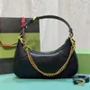 Дизайнер -Сумки для женщин с плечами маленькая полумесяца Классическая сумочка золотая металлическая аппаратная цепочка сумки моды 2023