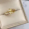 Desingers Ring Mannen en Vrouwen Breedte en Smalle Versie Luxe Open Ringen Gemakkelijk te Vervormen Dame Zilver Slang Verguld Licht Bone Volledige Diamant