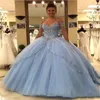 Light Sky Blue Ball Gown Quinceanera klänningar 2022 Cap ärmar Spaghetti Beading Crystal Princess Prom Party Dresses For Sweet 16 G271Q
