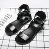 Sandalen Modieuze herensandalen in Romeinse stijl Zomer stevige vrijetijdsschoenen Comfortabele en ademende strandschoenen Outdoor herensandalen 230720