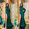 Sexig billig mörkgrön aftonklänningar Hög hals Satin Sexig delad Long Mermaid Prom Dresses Sweep Train Arabic Formal Party Gowns269q