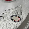 Camisolas femininas Tops de tricô femininos com letras ocas e bordadas Jacquard Milan Runway Marca Camisa com gola redonda Crop Top Outwear Elasticidade de alta qualidade SOFI
