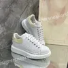 2023 Nya heta modekorgskor för män Kvinnor Högtoppar LACE-UP LÄDER CASURA LATTS Utomhus Bekväma slitfot Sneakers Trainers XSD221136