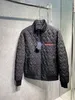 メンズジャケット秋と冬のブランドメンズジャケットファッションロゼンジセーディングデザインブラックコットンコートトップラグジュアリーデザイナー