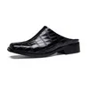 Zapatos de cuero para hombre de tendencia británica, zapatos de cuero genuino hechos a mano de diseñador a la moda con patrón de cocodrilo, zapatos sociales de fiesta negros para hombre