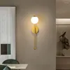 Applique murale nordique LED boule de verre 1 tête lustre doré lumière d'allée montée en surface pour salon couloir chambre chevet décor